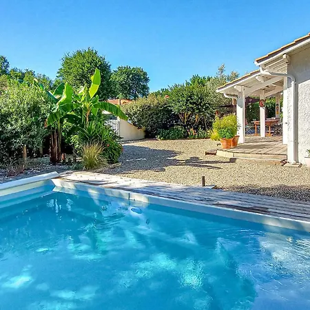 Holiday home Superbe Maison Avec Piscine Andernos-les-Bains